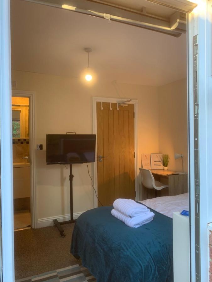 Cosy Room With Private Entrance & Ensuite ريدينج المظهر الخارجي الصورة