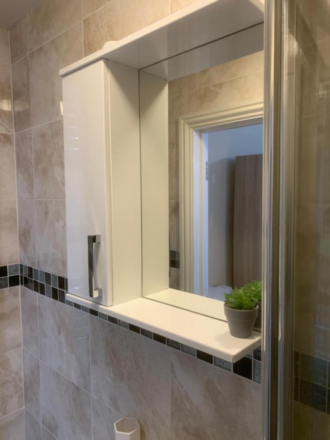 Cosy Room With Private Entrance & Ensuite ريدينج المظهر الخارجي الصورة
